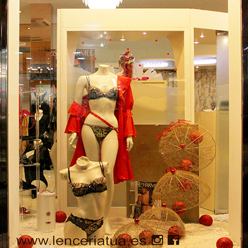 Fotografía escaparate Lenceria Tua